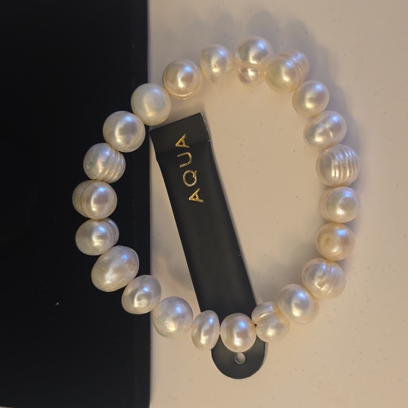 AQUA Cultured Freshwater Pearl Stretch Ivory Bracelet - Picture 4 of 5